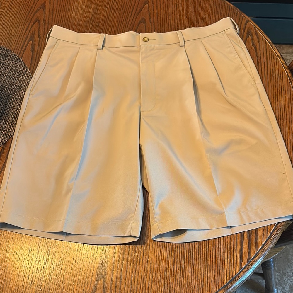 Men's Tan Pro Tour (CoolPlay) Golf Shorts. Size 36